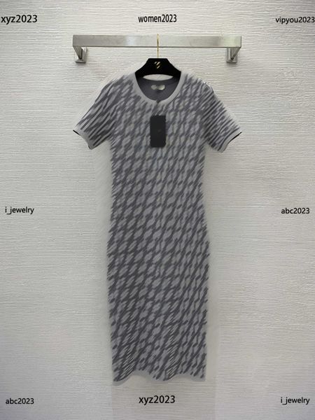 luxury dresses for woman letter printing short sleeved dress split buttocks skirt new listing #multiple product, Black;gray
luxury dresses for woman letter printing short sleeved dress split buttocks skirt new listing #multiple product, Black;gray