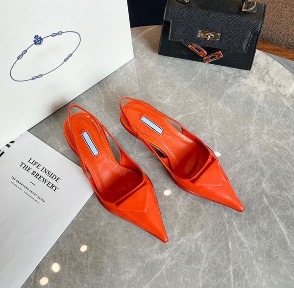fashionable cat heel sandals women039s triangle logo touch lacquer design exquisite noble versatile shoes5788037, Black
fashionable cat heel sandals women039s triangle logo touch lacquer design exquisite noble versatile shoes5788037, Black