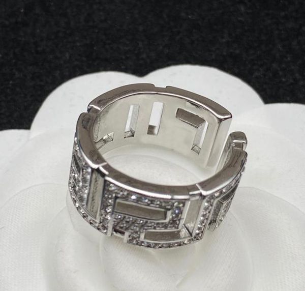 fashion designer cz rings bague anillos for mens and women engagement wedding jewelry lover gift with box nrj3216659, Silver
fashion designer cz rings bague anillos for mens and women engagement wedding jewelry lover gift with box nrj3216659, Silver
