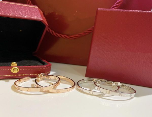 luxury designer loop hoop earrings sterling silver round circle charm love jewelry earrings for women with box party gift wedd5520918, Golden;silver
luxury designer loop hoop earrings sterling silver round circle charm love jewelry earrings for women with box party gift wedd5520918, Golden;silver