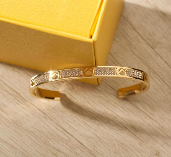 2021 diamond gold luxury bracelet for womens mens silver designers fashion jewelry love gift wedding couple classic bracelet high 4366905, Golden;silver
2021 diamond gold luxury bracelet for womens mens silver designers fashion jewelry love gift wedding couple classic bracelet high 4366905, Golden;silver