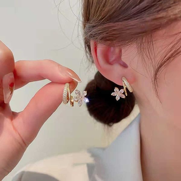 pendant necklaces charm lats 2022 new zircon flowers stud earrings for women cute fashion classic opal petal pearl earring shiny elegant tre, Silver
pendant necklaces charm lats 2022 new zircon flowers stud earrings for women cute fashion classic opal petal pearl earring shiny elegant tre, Silver