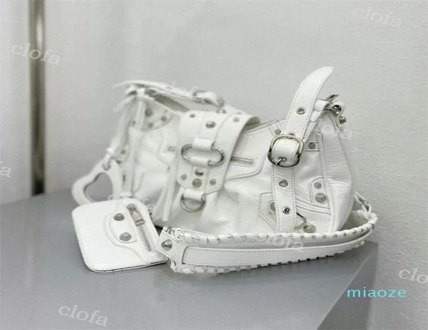 2022 womens handbags classic motorcycle bags element design rivet leather half crescent le cagole saddle single shoulder diagonal 1561686
2022 womens handbags classic motorcycle bags element design rivet leather half crescent le cagole saddle single shoulder diagonal 1561686