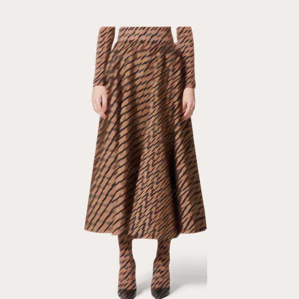 23ss designer skirts womens designer clothing full v vintage jacquard elastic waist mid-length skirt women clothes a1, Black
23ss designer skirts womens designer clothing full v vintage jacquard elastic waist mid-length skirt women clothes a1, Black