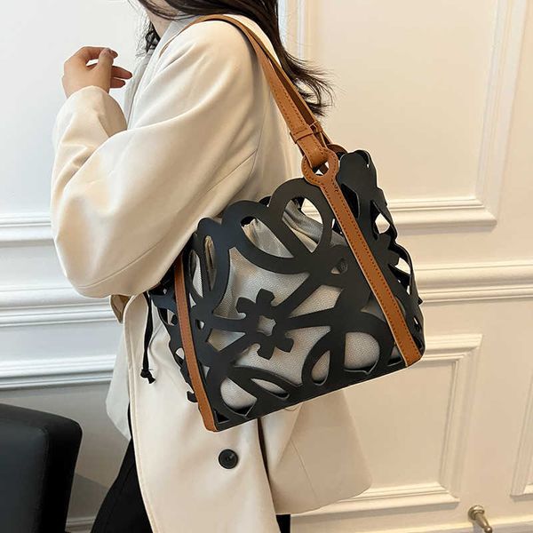 hollow out pu leather shoulder side bag for women small tote bags y2k casual outside handbags and purses 230424
hollow out pu leather shoulder side bag for women small tote bags y2k casual outside handbags and purses 230424