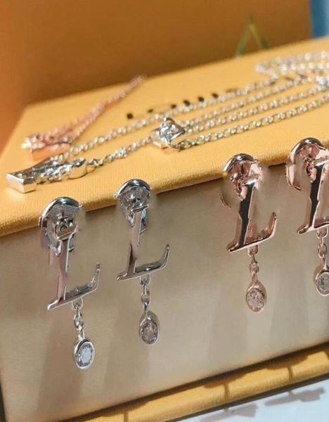 fashion2020 luxury designer jewelry women earrings 2 colors jellery shiny rhinestones occasion designer earings pair designer ear7070542, Golden
fashion2020 luxury designer jewelry women earrings 2 colors jellery shiny rhinestones occasion designer earings pair designer ear7070542, Golden