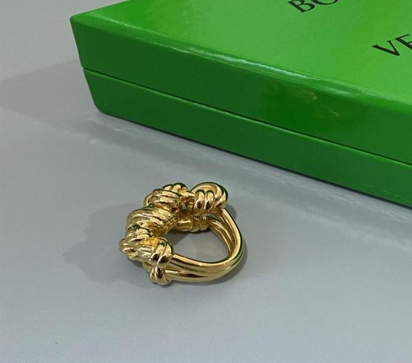stars with the same ring exquisite light luxurious fashion trendy brand allmatch men and women jewelry accessories1613364, Silver
stars with the same ring exquisite light luxurious fashion trendy brand allmatch men and women jewelry accessories1613364, Silver