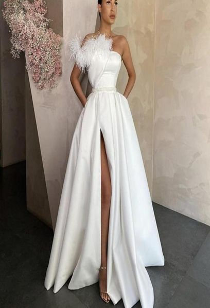formal white black evening dresses high side split party gowns floor length ruched satin with pockets feather fur prom dress 4083809, Black;red
formal white black evening dresses high side split party gowns floor length ruched satin with pockets feather fur prom dress 4083809, Black;red