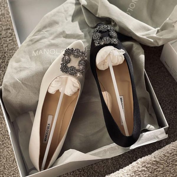 brand women pointed shoes pumps flat bottom metal square buckle flat-heeled silk satin shiny rhinestone red classic wedding shoes 35-43, Black
brand women pointed shoes pumps flat bottom metal square buckle flat-heeled silk satin shiny rhinestone red classic wedding shoes 35-43, Black