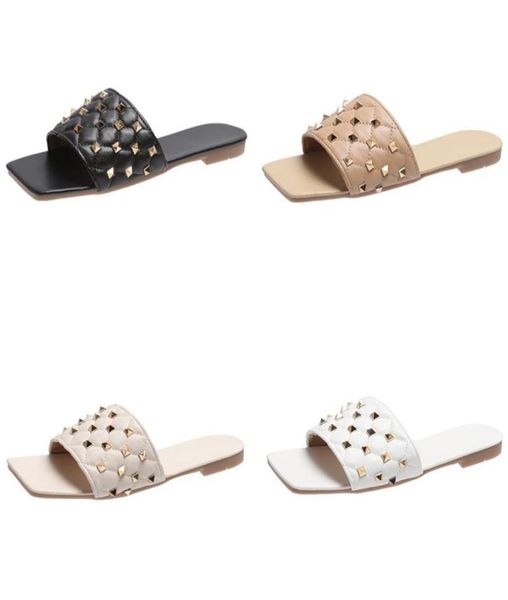 2021 women rivet slides summer square toe flat sandal padded quilted slipper stud black white leather slipon mules shoes gr07957774
2021 women rivet slides summer square toe flat sandal padded quilted slipper stud black white leather slipon mules shoes gr07957774