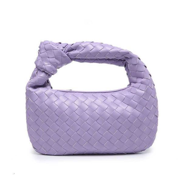 fashionable cowhorn shoulder bag woven year personality autumn genuine leather hand and one winter handbag women new simple handle
fashionable cowhorn shoulder bag woven year personality autumn genuine leather hand and one winter handbag women new simple handle