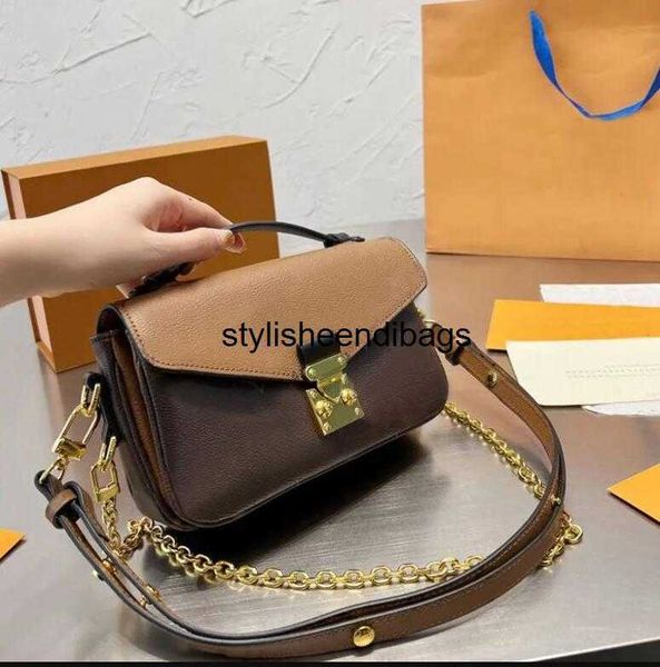 stylisheendibags shoulder bags new messenger bag crossbody women cosmetic totes handbag ladies wallet shoulder bags purses gift box 20cm
stylisheendibags shoulder bags new messenger bag crossbody women cosmetic totes handbag ladies wallet shoulder bags purses gift box 20cm