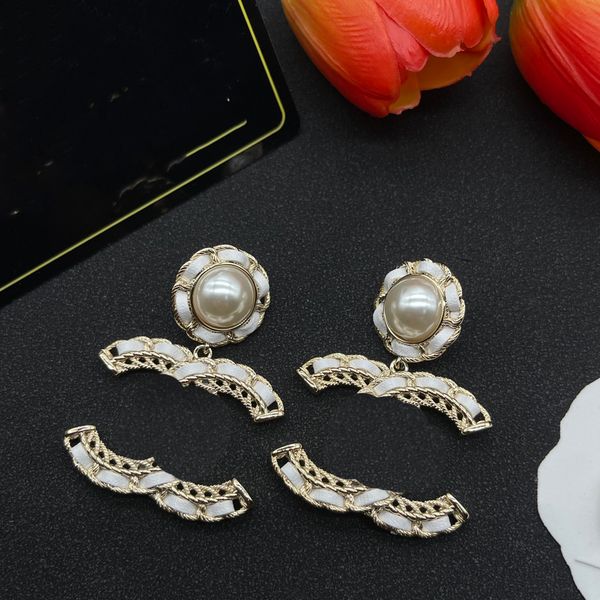 woman c earring luxury stud earing letter ccity brand designer women hoop gold earrings jewelry 45, Golden;silver
woman c earring luxury stud earing letter ccity brand designer women hoop gold earrings jewelry 45, Golden;silver