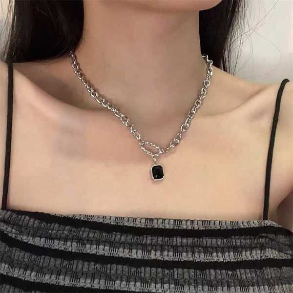 pendant necklaces black gem necklace woman irregular bridal necklaces chain pendant jewelry silver color trendy kpop metal collares aa230526
pendant necklaces black gem necklace woman irregular bridal necklaces chain pendant jewelry silver color trendy kpop metal collares aa230526