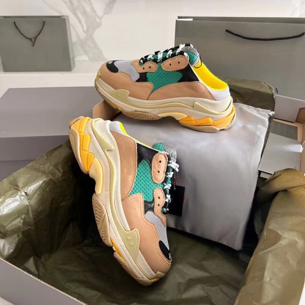 paris 17fw fashion shoe triple s sneaker women shoes grey white black sneakers for men spring chaussures navy blue casual daddy shoes 35-45
paris 17fw fashion shoe triple s sneaker women shoes grey white black sneakers for men spring chaussures navy blue casual daddy shoes 35-45