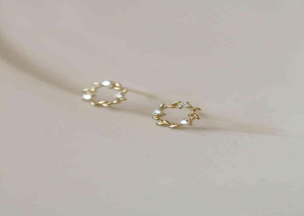 goldtutu pure 9k gold earrings zircon small garland korean fashion for teens 2021 trend earring studs1993399, Golden;silver
goldtutu pure 9k gold earrings zircon small garland korean fashion for teens 2021 trend earring studs1993399, Golden;silver