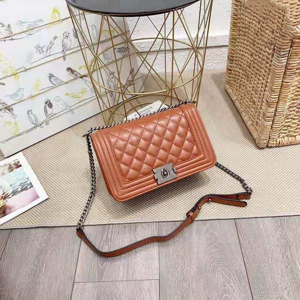 luxury genuine leather tote shoulder bags baguette pochette nylon handbags classic clutch designer envelope womens fashion crossbody bag pur
luxury genuine leather tote shoulder bags baguette pochette nylon handbags classic clutch designer envelope womens fashion crossbody bag pur