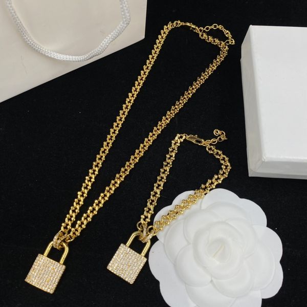 2023 necklace designer for women bracelets designer women golden silver bracelet pearl bracelet
2023 necklace designer for women bracelets designer women golden silver bracelet pearl bracelet
