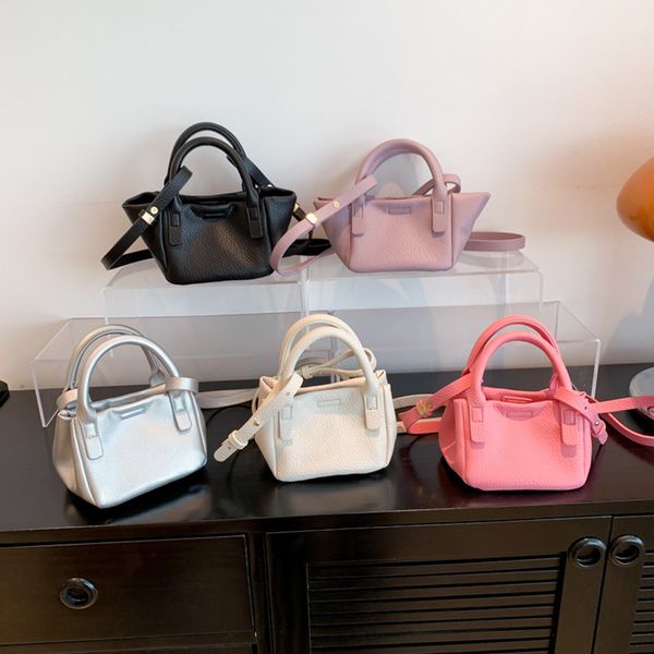 girls mini wings handbags kids litchi grain pu leather single shoulder bag fashion children messenger bag z2470, Black
girls mini wings handbags kids litchi grain pu leather single shoulder bag fashion children messenger bag z2470, Black