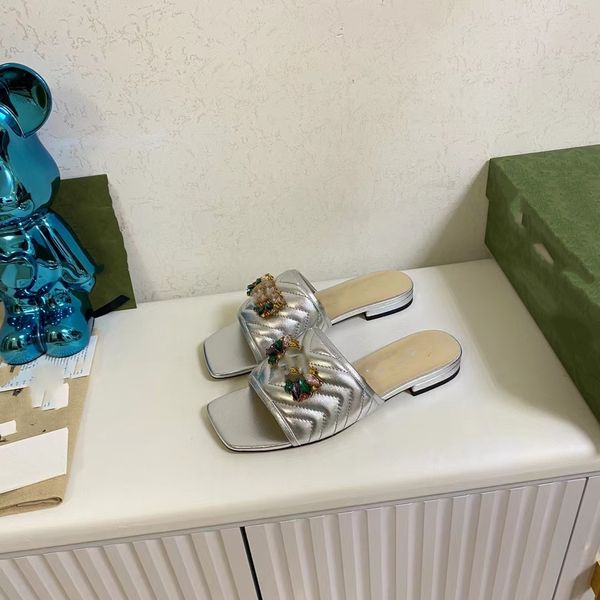 european and n style beach lady slippers classic flat-heeled summer designer cartoon slippers big head leather lady slide lady sandals, Black
european and n style beach lady slippers classic flat-heeled summer designer cartoon slippers big head leather lady slide lady sandals, Black