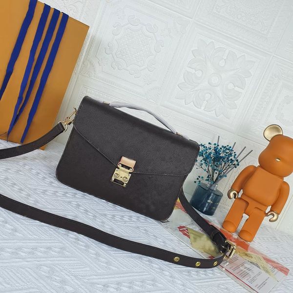 fashion luxurys shoulder bag onthego medium tote women designers handbags by the pool monograms embossing messenger designer bags 40780, Black;red
fashion luxurys shoulder bag onthego medium tote women designers handbags by the pool monograms embossing messenger designer bags 40780, Black;red