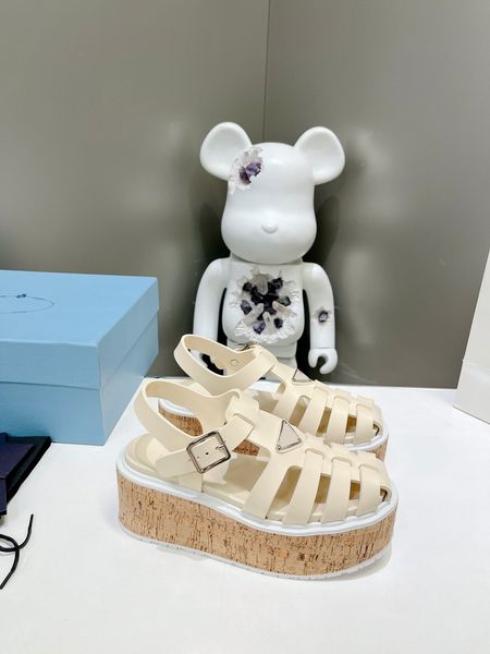 2023 women designers luxurys slippers slides casual shoes autumn and winter fashion flat shoe comfortable lambhair plush slipper slide black
2023 women designers luxurys slippers slides casual shoes autumn and winter fashion flat shoe comfortable lambhair plush slipper slide black