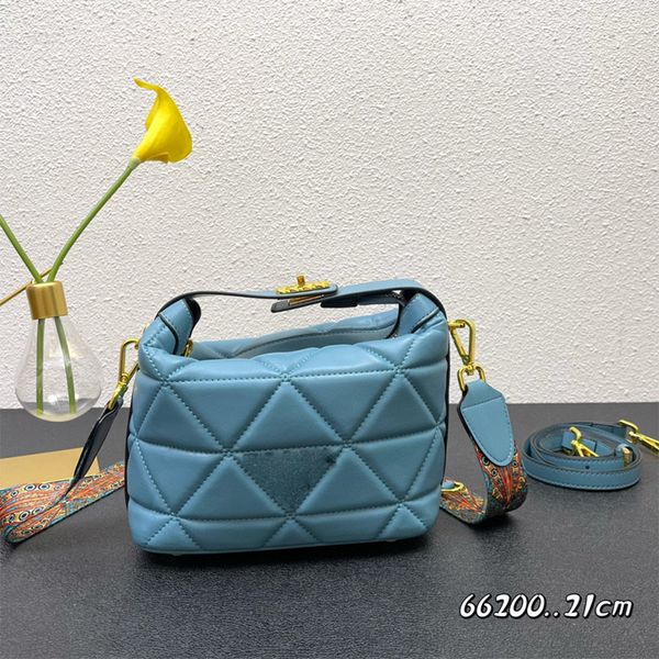 crossbody bag leather handbag designer shoulder tote bag letter wallet lady's purse sheepskin material vintage clutch bag large capacit
crossbody bag leather handbag designer shoulder tote bag letter wallet lady's purse sheepskin material vintage clutch bag large capacit