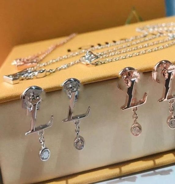 fashion2020 luxury designer jewelry women earrings 2 colors jellery shiny rhinestones occasion designer earings pair designer ear2544294, Golden
fashion2020 luxury designer jewelry women earrings 2 colors jellery shiny rhinestones occasion designer earings pair designer ear2544294, Golden