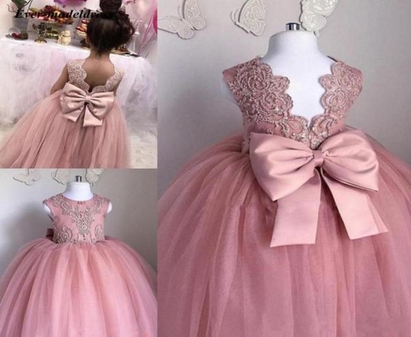 adorable pink bow sash back flower girl dresses princess a line crew neck lace appliques long kids toddler formal communion gowns 9747488, White;blue
adorable pink bow sash back flower girl dresses princess a line crew neck lace appliques long kids toddler formal communion gowns 9747488, White;blue