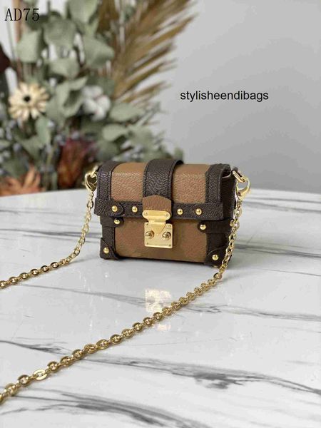 totes 2023 fashion luxury handbag women's beach designer bag handbag shoulder large capacity small square bag embroidery shopping handb
totes 2023 fashion luxury handbag women's beach designer bag handbag shoulder large capacity small square bag embroidery shopping handb