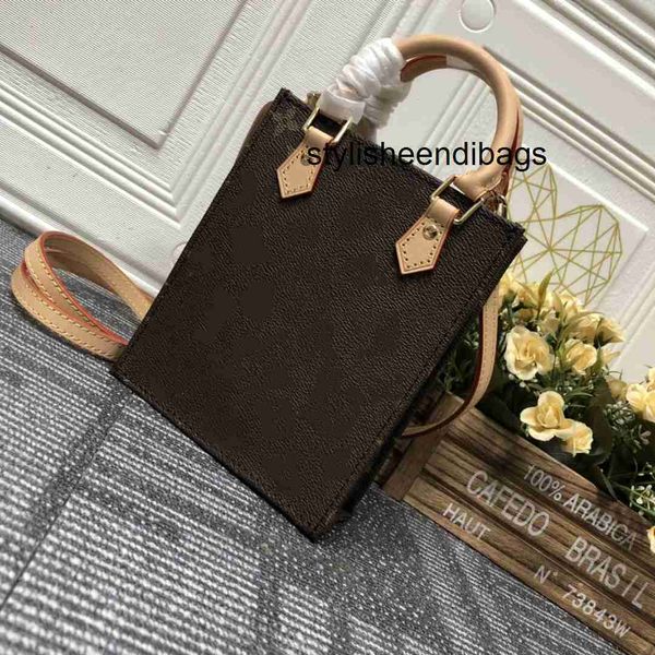totes 2023 fashion luxury handbag women's beach designer bag handbag shoulder large capacity small square bag embroidery shopping handb
totes 2023 fashion luxury handbag women's beach designer bag handbag shoulder large capacity small square bag embroidery shopping handb
