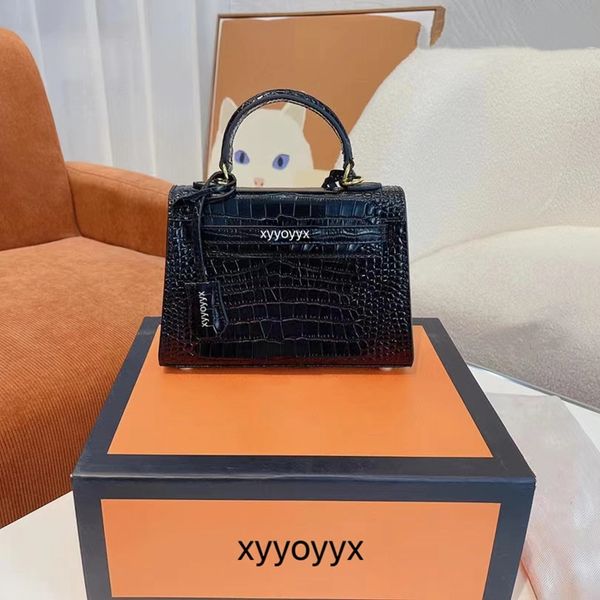 shoulder bag luxurys handbags large tote bag genuine leather alligator artwork lock bags designer women bag woman designer shoulder bag summ
shoulder bag luxurys handbags large tote bag genuine leather alligator artwork lock bags designer women bag woman designer shoulder bag summ