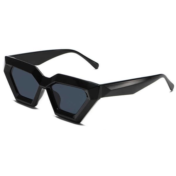 3381 cat eye y2k futuristic polygonal fashion men's and women's trend pcins thick frame sunglasses, White;black
3381 cat eye y2k futuristic polygonal fashion men's and women's trend pcins thick frame sunglasses, White;black