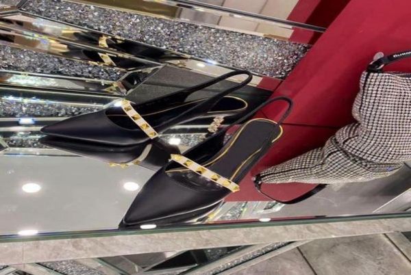 2021 classic stiletto kitten heeled sandals coarse heel leather suede woman shoes metal buckle parties highs heels belt buckles se7699413, Black
2021 classic stiletto kitten heeled sandals coarse heel leather suede woman shoes metal buckle parties highs heels belt buckles se7699413, Black