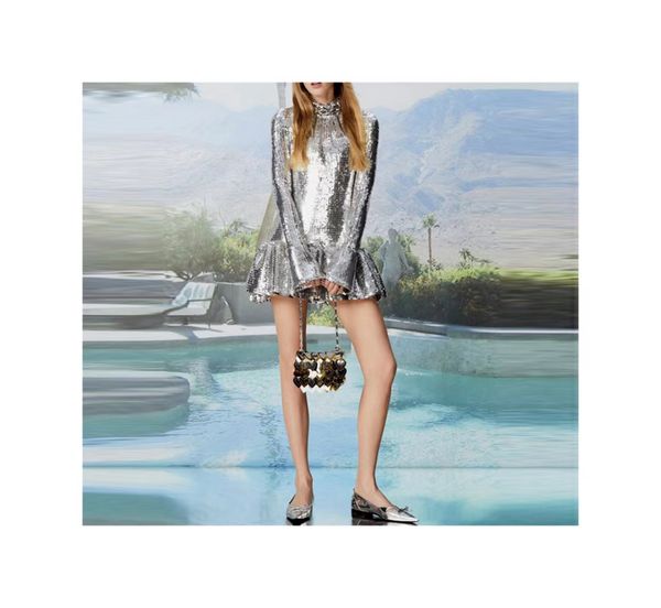 high-quality star with the same party dress with sequins decoration flare sleeve, White;black
high-quality star with the same party dress with sequins decoration flare sleeve, White;black