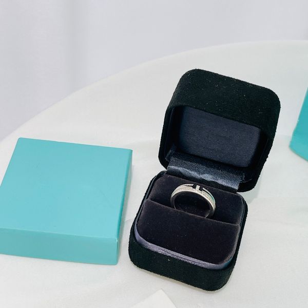 2023 fashion new designer ring luxury enamelled diamond women's men's ring couple ring no box, Silver
2023 fashion new designer ring luxury enamelled diamond women's men's ring couple ring no box, Silver