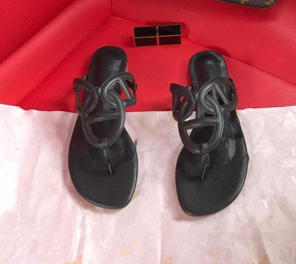 2021 flipflops slippers short heel french temperament net celebrity flat two cm pinch niche sandals female trend4681336, Black
2021 flipflops slippers short heel french temperament net celebrity flat two cm pinch niche sandals female trend4681336, Black
