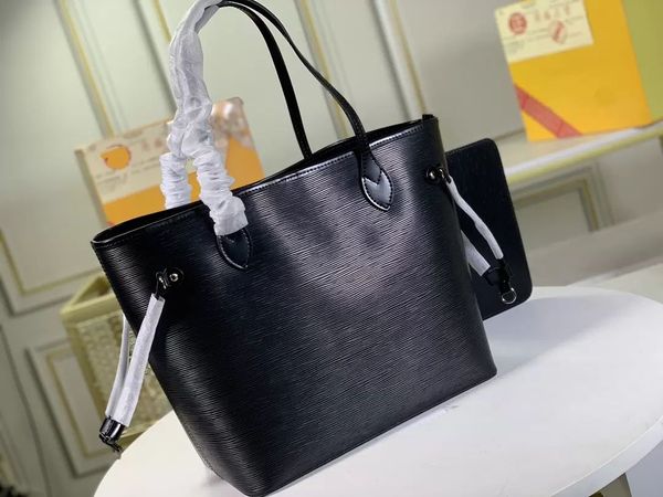2023 designer luxury handbag shopping bag medium fashion urban handbags travel essential bagm40932, Black;red
2023 designer luxury handbag shopping bag medium fashion urban handbags travel essential bagm40932, Black;red