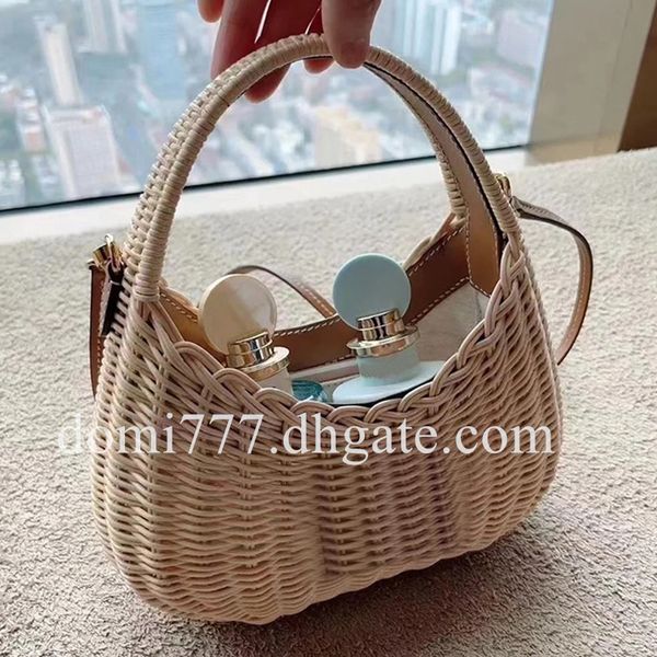 with leather letter logo women's woven handbag shoulder bag makeup cosmetic bags 27x17x6cm
with leather letter logo women's woven handbag shoulder bag makeup cosmetic bags 27x17x6cm