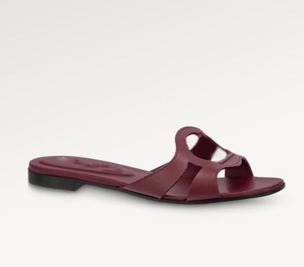 2023 women designer slippers lsola flat mule metallic calfskin leather slides beach sandals with box size 35-43, Black
2023 women designer slippers lsola flat mule metallic calfskin leather slides beach sandals with box size 35-43, Black