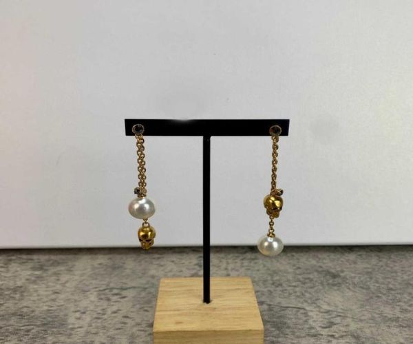 brand yellow gold color fashion jewelry woman black pearls earrings skull head party chain pearls stud earrings5812670, Golden
brand yellow gold color fashion jewelry woman black pearls earrings skull head party chain pearls stud earrings5812670, Golden