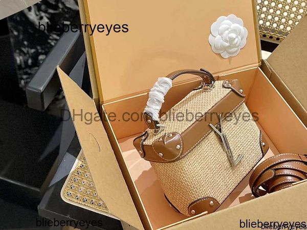 women's fashion box straw women handbags designer wicker woven shoulder crossbody bags chic lock pu summer beach rattan small flap blie
women's fashion box straw women handbags designer wicker woven shoulder crossbody bags chic lock pu summer beach rattan small flap blie