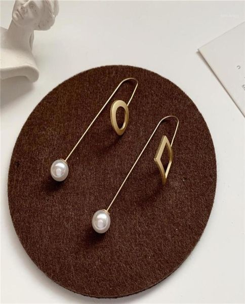 white pearl earrings women hoop korean trendy irregular earring long pearls earings geometric hoops pendientes fashion jewelry15111153, Golden;silver
white pearl earrings women hoop korean trendy irregular earring long pearls earings geometric hoops pendientes fashion jewelry15111153, Golden;silver
