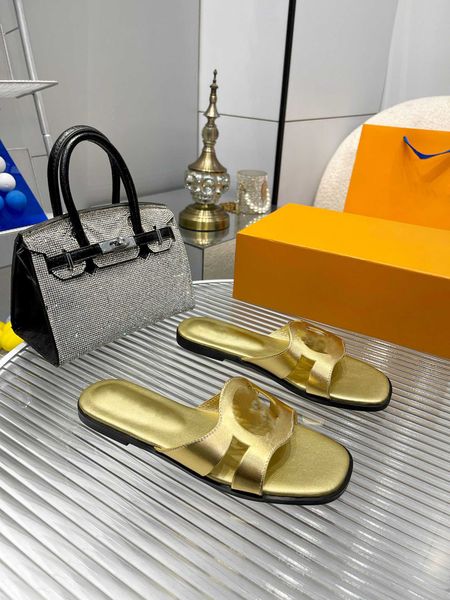 2023 women designer slippers lsola flat mule summer metallic calfskin leather slides beach sandals with box size us 4-13, Black
2023 women designer slippers lsola flat mule summer metallic calfskin leather slides beach sandals with box size us 4-13, Black
