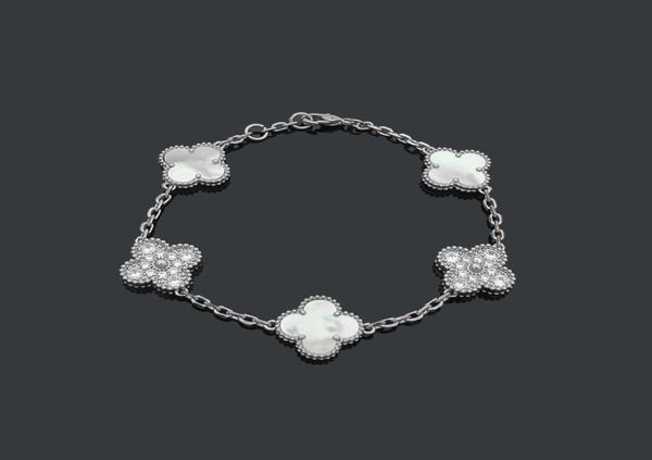 luxury designer jewelry women bracelets fashion men and women chains style flower strap diamond bracelets specially designed for j7647445, Golden;silver
luxury designer jewelry women bracelets fashion men and women chains style flower strap diamond bracelets specially designed for j7647445, Golden;silver