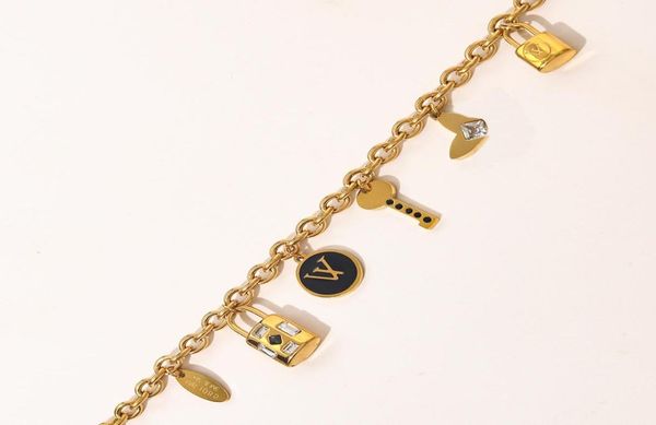 2022 new fashionable classic bracelets women bangle 18k gold plated stainless steel crystal lovers gift wristband cuff chain desig9365059, Black
2022 new fashionable classic bracelets women bangle 18k gold plated stainless steel crystal lovers gift wristband cuff chain desig9365059, Black