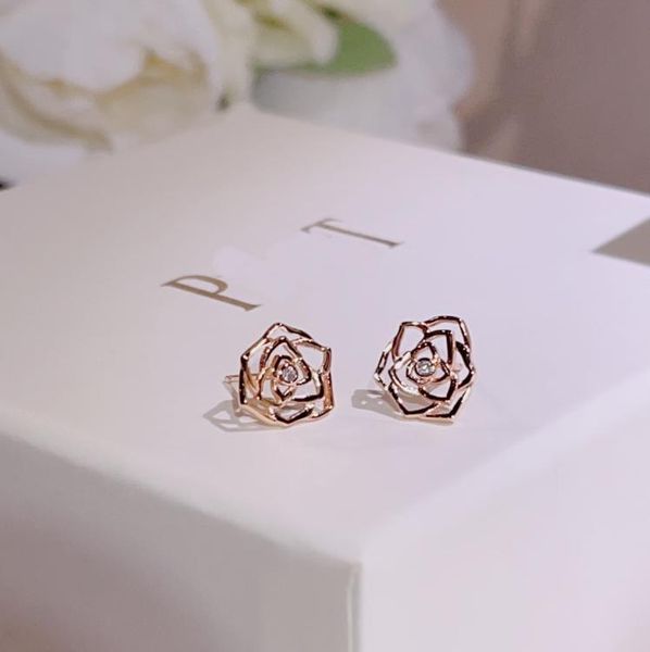 count pia get earrings rose series inlaid crystal extremely 18k gold plated sterling silver luxury jewelry brand desig2388308, Golden;silver
count pia get earrings rose series inlaid crystal extremely 18k gold plated sterling silver luxury jewelry brand desig2388308, Golden;silver