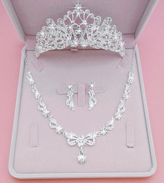 3pcs set bride crown headpieces princess hair ornament european and american pearls flowers circle super marriage jewelry hair hoo8039546, Silver
3pcs set bride crown headpieces princess hair ornament european and american pearls flowers circle super marriage jewelry hair hoo8039546, Silver