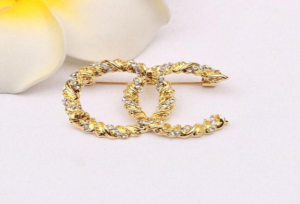 women luxury designer brand letter brooches inlaid pearl rhinestone ladies 18k gold plated broochs trend gold silver 9633287, Gray
women luxury designer brand letter brooches inlaid pearl rhinestone ladies 18k gold plated broochs trend gold silver 9633287, Gray