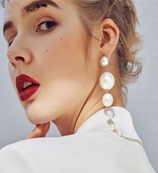 whole europeanstyle long imitation pearl beaded eardrop in autumn 2019 the big earring for women with fashionable personali3342322, Silver
whole europeanstyle long imitation pearl beaded eardrop in autumn 2019 the big earring for women with fashionable personali3342322, Silver